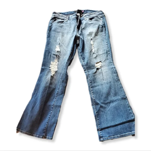 Torrid Denim Women's Plus Size Cotton Spandex destroyed Bootcut flare - Picture 2 of 5